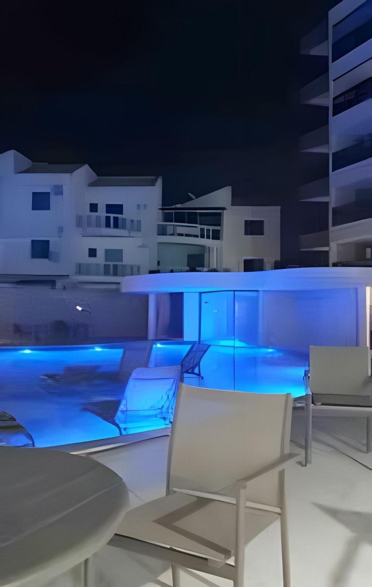 Apartamentos De 2 Quartos Com Piscina Na Praia Dos Anjos Арраял-ду-Кабу Екстер'єр фото